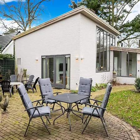 Modern Forest Retreat In 度假居 卑尔根