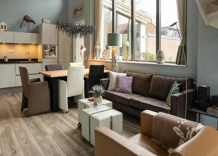 Modern Forest Retreat In 卑尔根