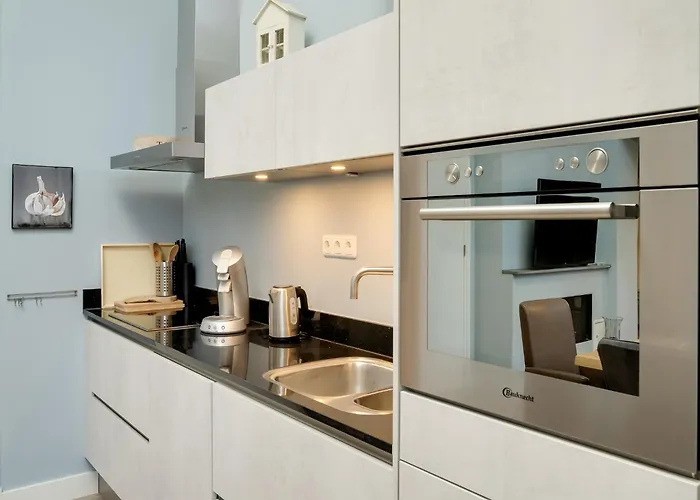 Modern Forest Retreat In