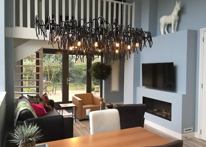 度假居 Modern Forest Retreat In *