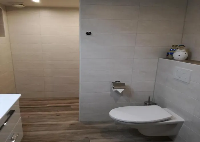 度假居 Modern Forest Retreat In 卑尔根