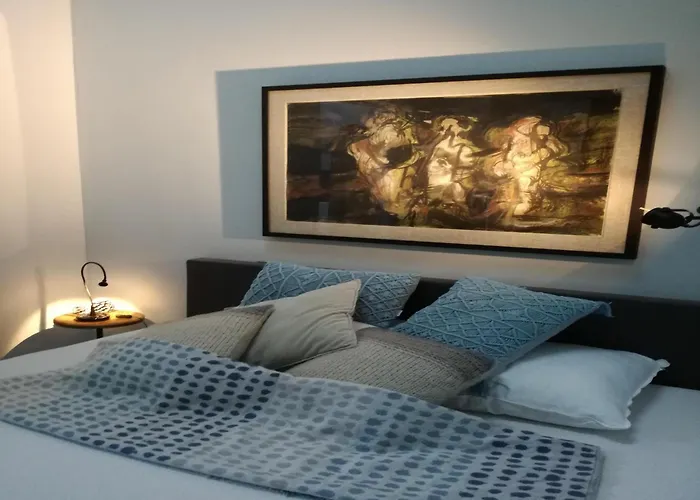 Modern Forest Retreat In 度假居