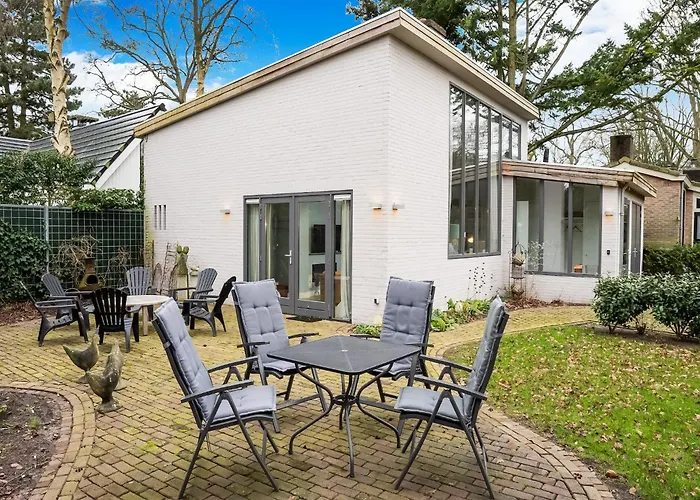 Modern Forest Retreat In 度假居 卑尔根